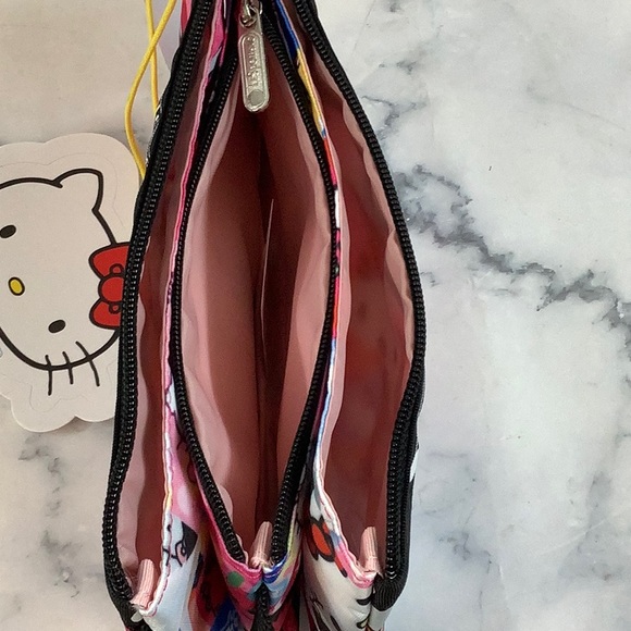 NWT Lesportsac Small Wristlet Hello Kitty - Picture 4 of 6